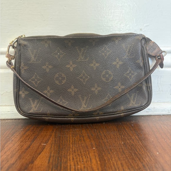 Louis Vuitton Handbags - Louis Vuitton Brown Monogram Shoulder Bag